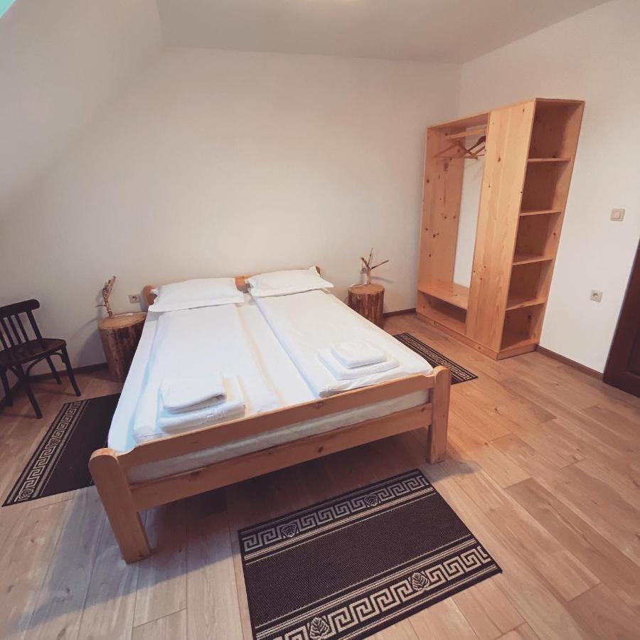 Famíves vendégház Racul Extérieur photo
