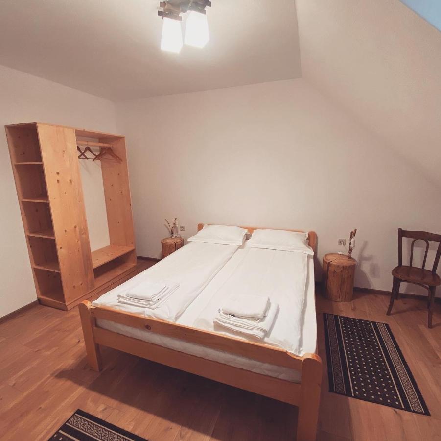 Famíves vendégház Racul Extérieur photo